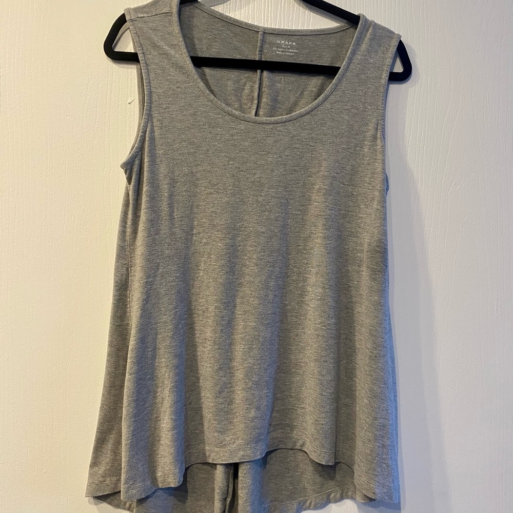 Grace  fit and flare gray tank with high low hem. Size Medium.